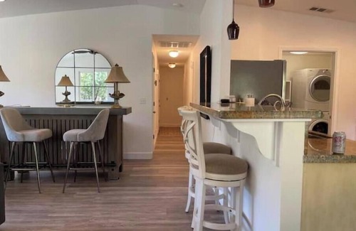 Mariposa Casa | Cozy Mountain & Creekside Haven near Yosemite