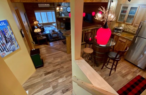 Seven Springs Condominio | Cozy Mountain Getaway w/Hot Tub at Seven Springs Resort