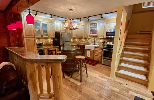 Seven Springs Condominio | Cozy Mountain Getaway w/Hot Tub at Seven Springs Resort