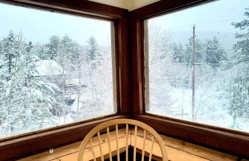 Bailey Casa | Cozy Mountain Home at Trailheads
