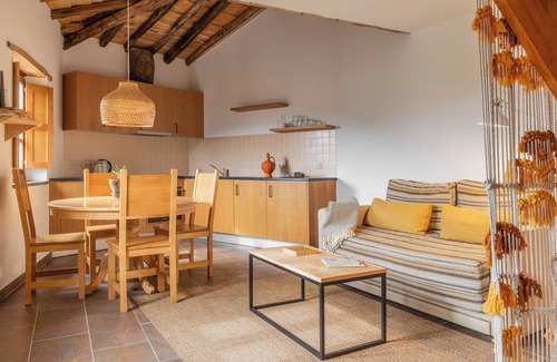 Lousa Casa | Cozy mountain retreat for two