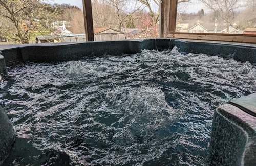 Midway Casa | Cozy Mountain Retreat:The Ultimate WV Getaway w/ large hot tub on spacious porch