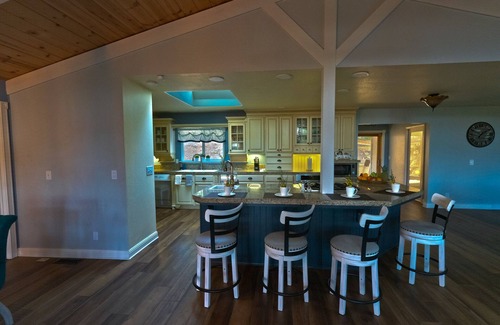 Groveland Casa | Cozy Mountain retreat with Lake views near Yosemite