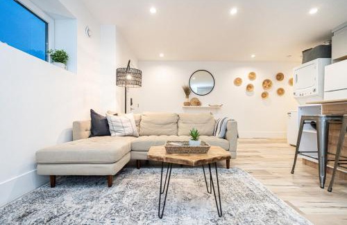 Burnaby Apartamento | Cozy Mountain View Suite with Parking and Floor Heating for 4
