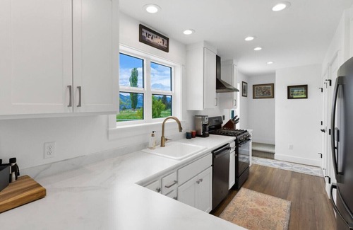Grantsdale Cabaña | Cozy Moutain Cottage