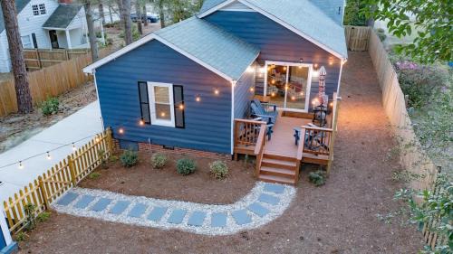Terry Sanford Casa | Cozy Movie Room and King Size Bed