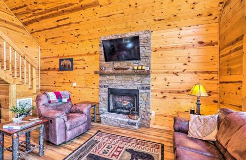 Unaka Casa | Cozy Murphy Cabin Rental with Mountain Views!