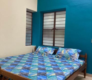 Kazhakuttam Apartamento | Cozy n spacious air conditioned furnished 3BHK