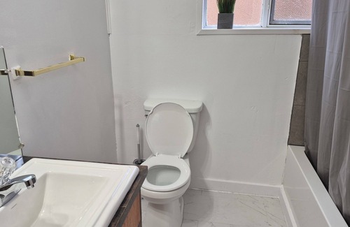 Terrace Cama Y Desayuno | Cozy & Neat 1BR Suite– 5min Walk to Ksyen Reg Hosp | Ideal for Nurses & Visitors