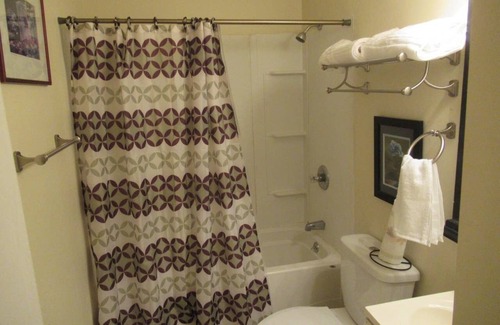 Durham Casa | Acogedor nido de Durham 3BR @ Curtis