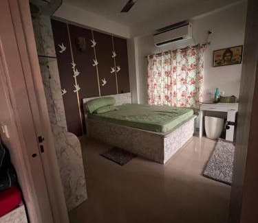Kolkata Apartamento | Cozy nest with sky view