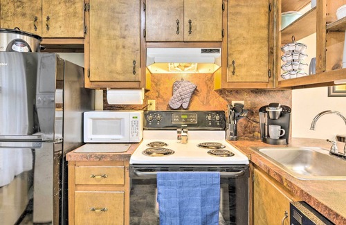 Nevada Casa | Cozy Nevada Townhome < 1 Mi to Cottey College