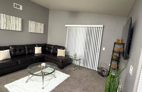 North Las Vegas Condominio | Cozy new 1-bedroom condo with Heat and WiFi in awesome North Las Vegas