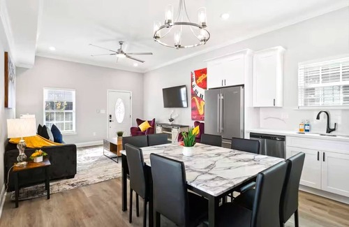 Tulane - Gravier Casa | Cozy New 5BR Home w Firepit Near Caesars Superdome