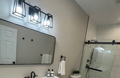 Carmel Casa | Cozy New Construction One Bedroom Retreat!