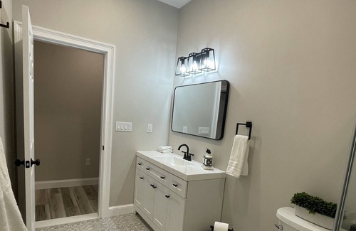 Carmel Casa | Cozy New Construction One Bedroom Retreat!