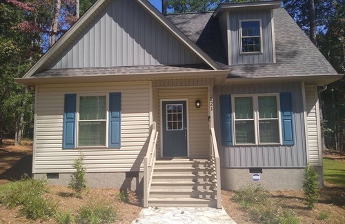 Seneca Casa | Cozy New Home in Clemson/Seneca - 10 minutes to University