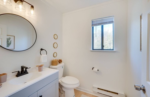 Woodridge Casa | Cozy New York Escape w/ Hot Tub, Sauna & Deck!