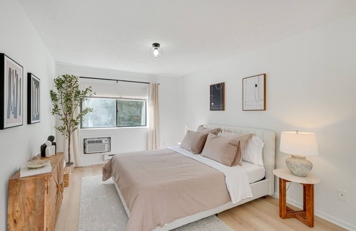 Woodridge Casa | Cozy New York Escape w/ Hot Tub, Sauna & Deck!