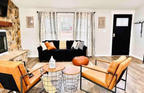 Albrightsville Casa | Cozy newly remodeled cabin in the Poconos