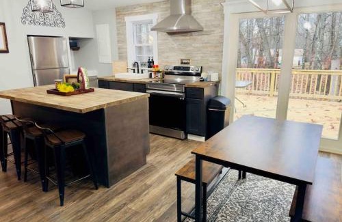 Albrightsville Casa | Cozy newly remodeled cabin in the Poconos