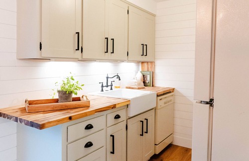 Milwaukie Casa | Cozy Newly Remodeled Duplex