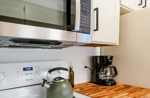 Milwaukie Casa | Cozy Newly Remodeled Duplex