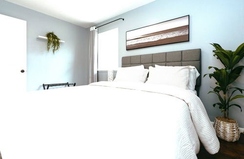 Peoria Apartamento | Cozy Newly Renovated 2BR-1BA/Entire Unit/3 to 6mins from OSF St Francis