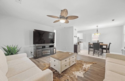 North Newport News Casa | Cozy Newport News Getaway
