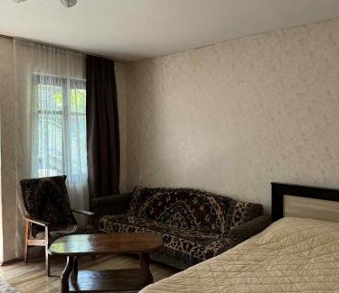 Akhali Ubani Apartamento | Cozy Ninis Retreat