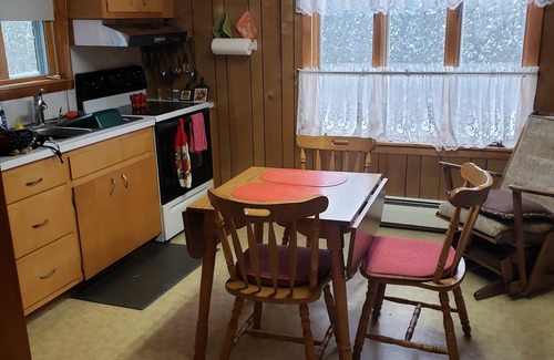 Monticello Casa | Cozy Northern Maine retreat. All the amenites of home. See the Solar Eclipse!
