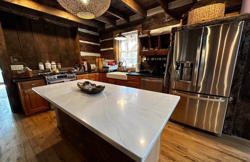 Williamsport Cabina | Cozy Oak & Ember Lodge