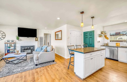 Del Rey Oaks Casa | Cozy Oaks | A coastal getaway with idyllic scenery!