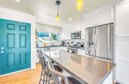 Del Rey Oaks Casa | Cozy Oaks | A coastal getaway with idyllic scenery!
