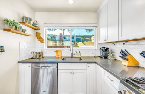 Del Rey Oaks Casa | Cozy Oaks - A Coastal Getaway With Idyllic Scenery!