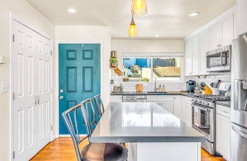 Del Rey Oaks Casa | Cozy Oaks - A Coastal Getaway With Idyllic Scenery!