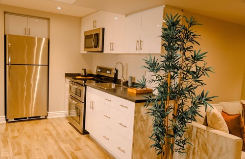 Oakville Casa | Cozy Oakville 1- Bedroom studio apt w/ private entrance/kitchen/wi-fi/parking