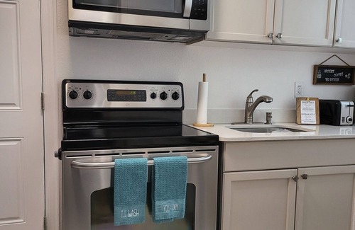 Bay Crest Park Apartamento | Cozy Oasis centrally located to Tampa Bay Beaches
