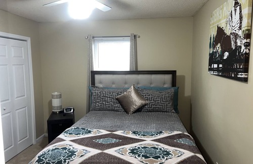 River District Casa | Cozy Oasis On 5th Ave mins. from Downtown Vibrant Nightlife and Dining Scene!