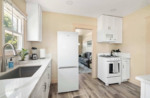 Point Loma Heights Casa | Cozy Ocean Beach Bungalow