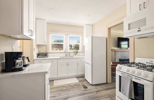 Point Loma Heights Casa | Cozy Ocean Beach Bungalow