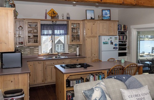 Five Islands Cabaña | Cozy Ocean Side Cottage with screened in Sun room! 5 minutes from Private beach