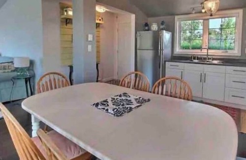 Beaubassin East Cabaña | Cozy Oceanfront Cottage