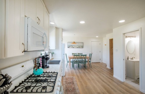 Shelter Cove Casa | Cozy Oceanview Hideaway#2 on Golf Course/Airport