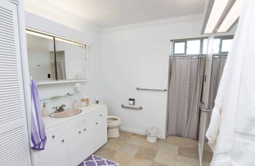 Honalo Casa | Cozy Oceanview House on 1 acre Orchard