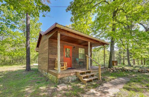 Pine Ridge Casa | Cozy Oden Oasis with On-Site Fishing Creek and Deck!