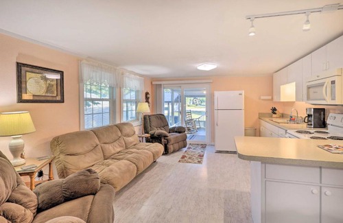 Steinhatchee Casa | Cozy Off-Duty Retreat, 1 Block From River!