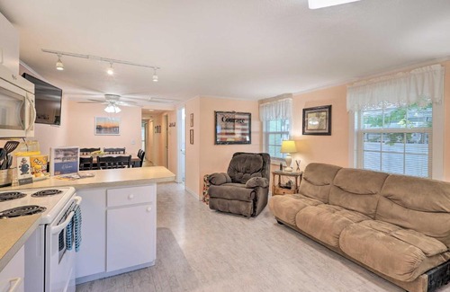 Steinhatchee Casa | Cozy Off-Duty Retreat, 1 Block From River!