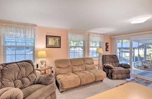 Steinhatchee Casa | Cozy Off-Duty Retreat, 1 Block From River!
