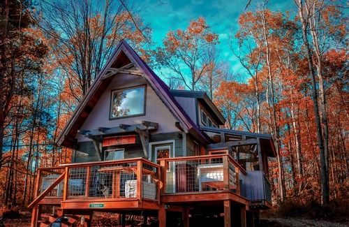 Corning Cabina | Cozy Off-grid Cabin within a private setting loaded with spa like amenities